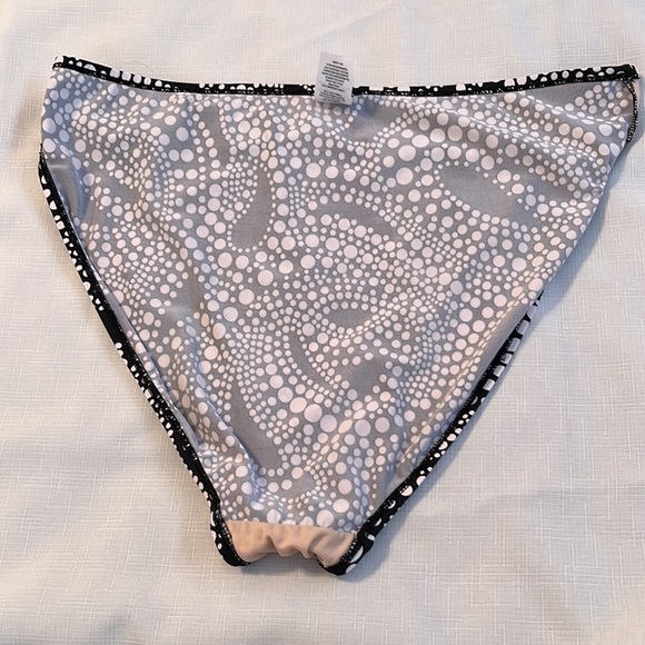 ISLANDER one piece bathing suit, size 16, black/white, in good condition - Picture 8 of 10